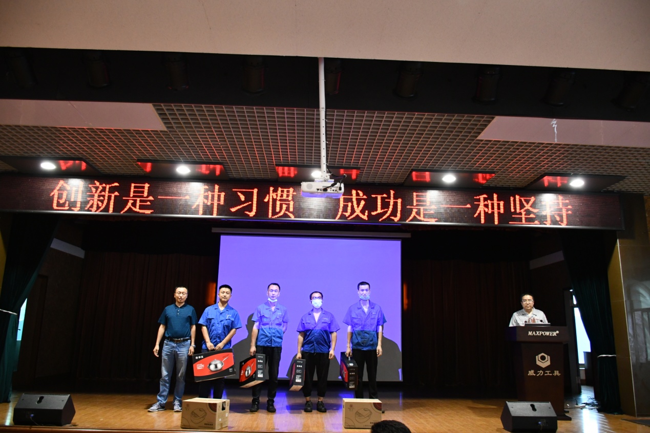 培训提升技能 技能创新未来(图6) 培训提升技能 技能创新未来(图6)